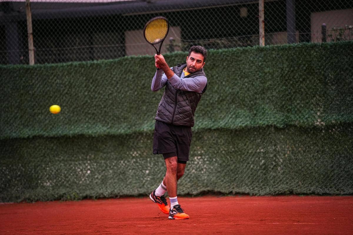 5 Alasan Tenis Jadi Olahraga Favorit Pria Modern yang Aktif
