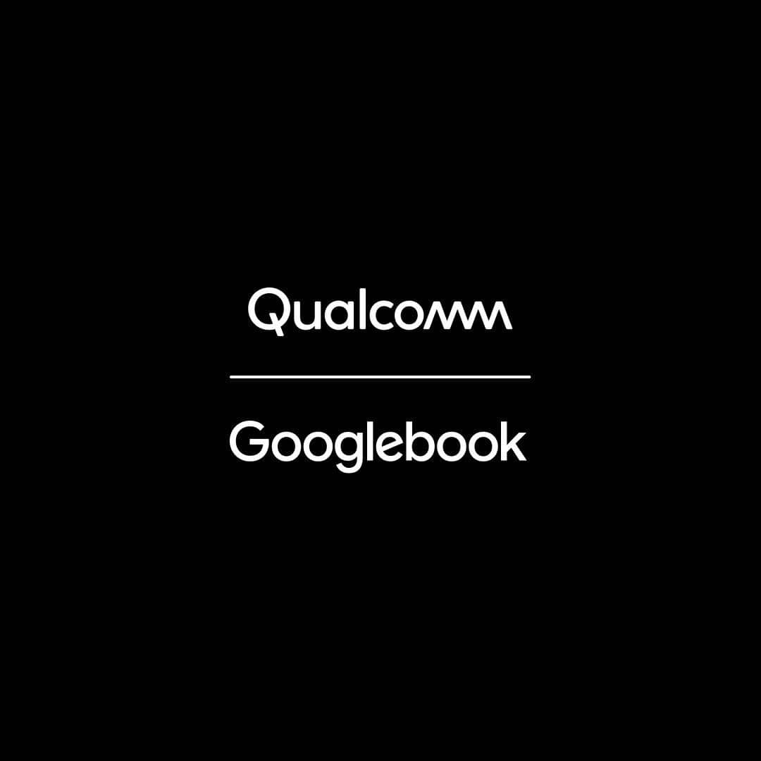 Logo bertuliskan Qualcomm di atas garis putih dan tulisan Googlebook di bawahnya dengan latar belakang hitam polos.