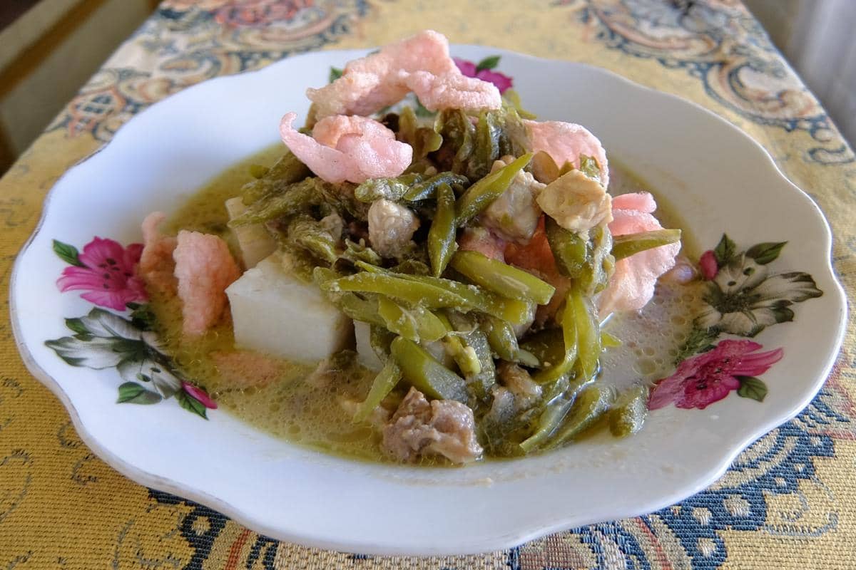 ilustrasi lontong sayur
