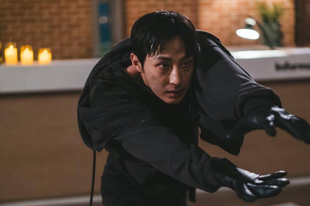 still cuts drama The Wonderfools