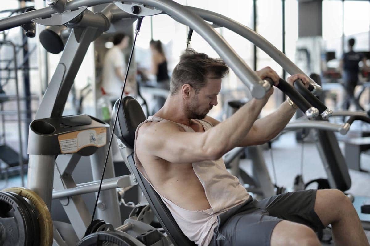 ilustrasi pria gym