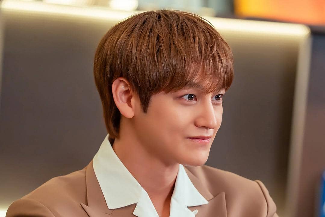 Still cut drama Sold Out On You.