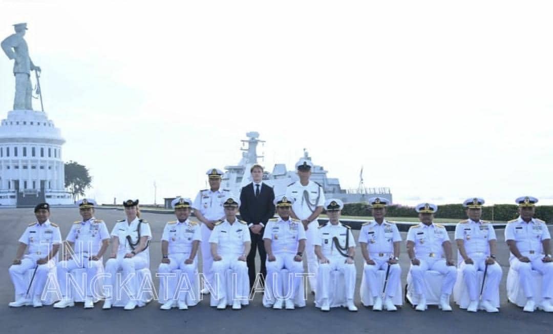 HNLMS De Ruyter