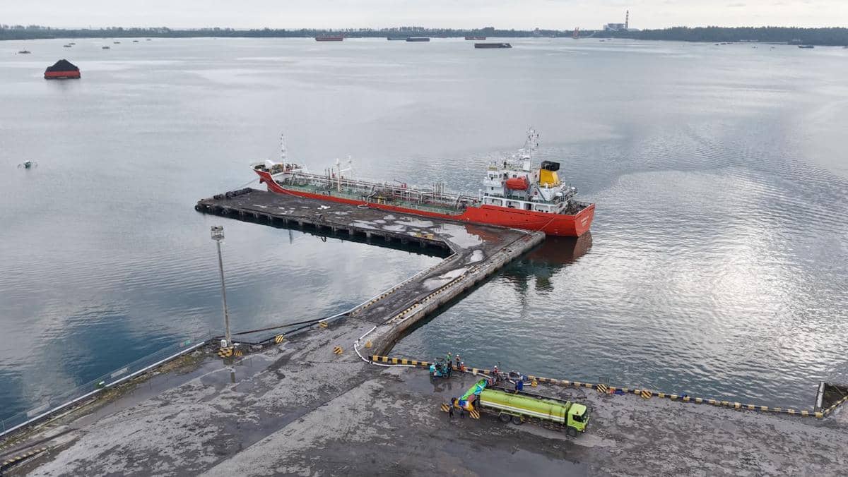 Pelabuhan Pulau Baai Bengkulu Operasikan Layanan Drop Tank Perdana