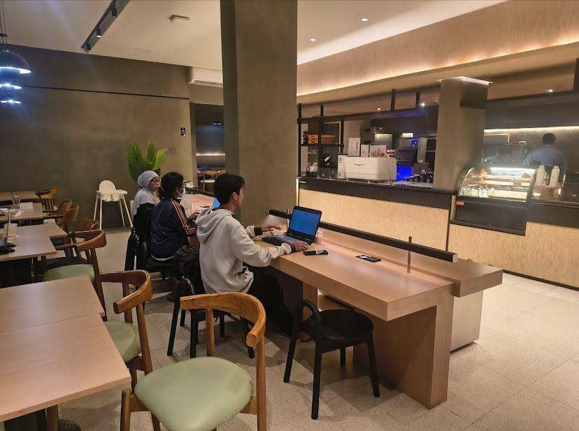 5 Kafe 24 Jam di Jombang yang Asyik buat WFC sampai Pagi
