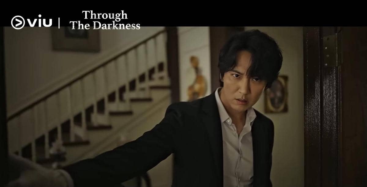 cuplikan drama Through the Darkness 