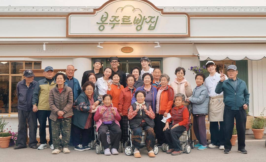 Still Cut keseruan para lansia di Bonjour Bakery 