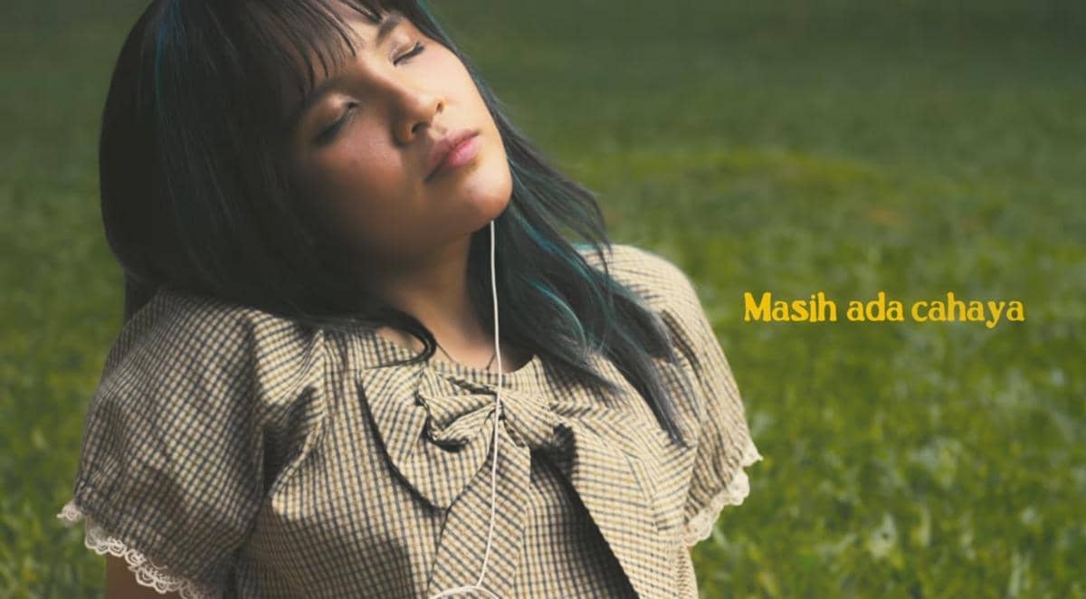 lirik lagu "Masih Ada Cahaya" - Idigitaf feat Hindia