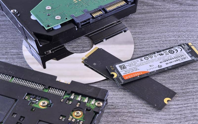 ilustrasi media penyimpanan NVMe SSD