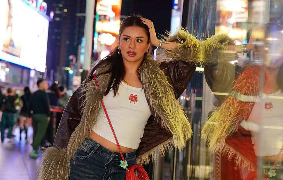 9 Potret Seru Avneet Kaur di New York, Liburan Musim Panas!