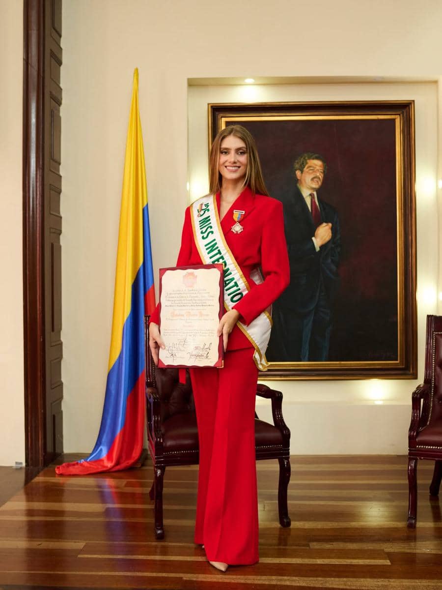 Potret Miss International 2025 Raih Penghargaan Pemerintah Kolombia