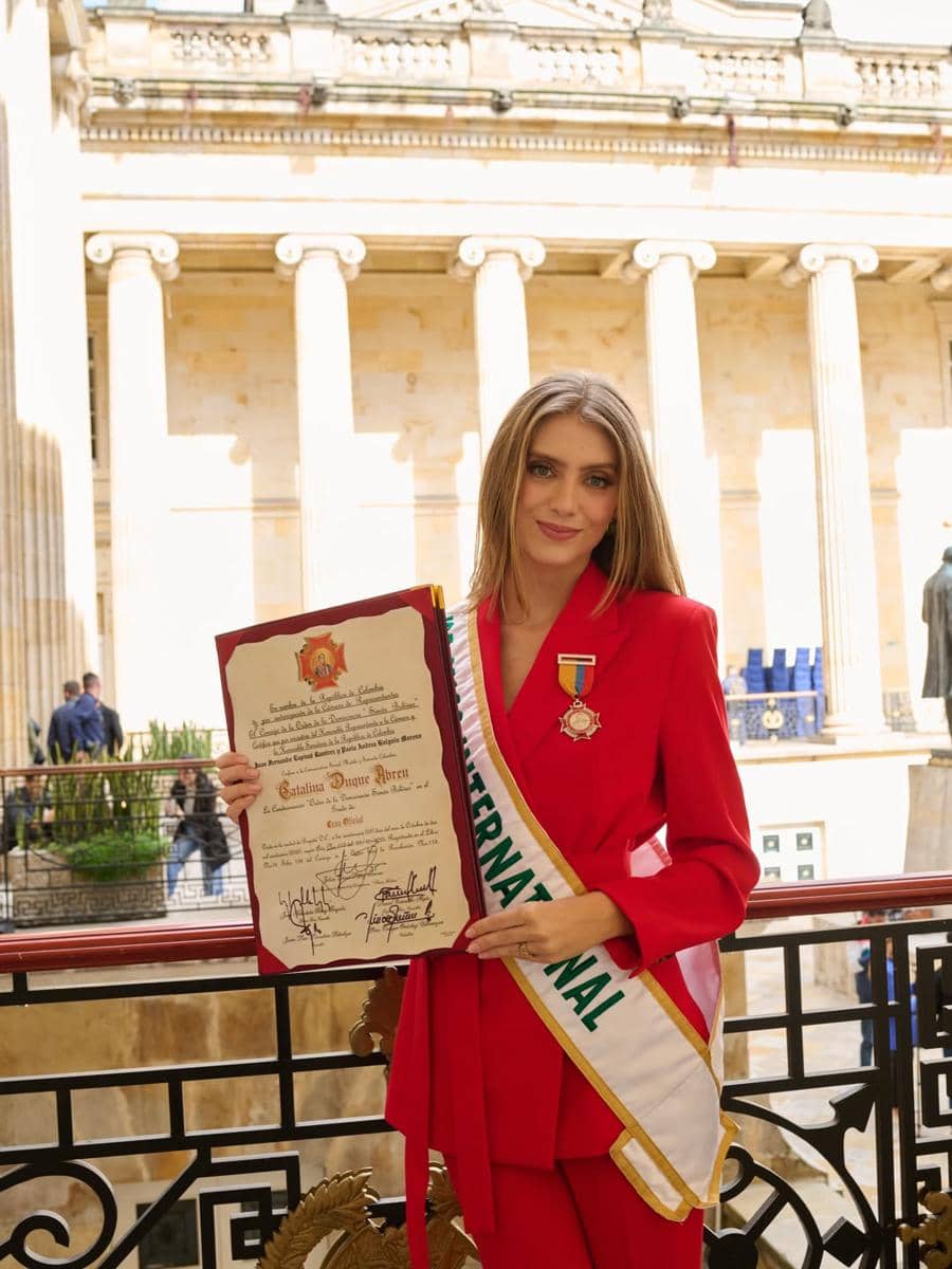 Potret Miss International 2025 Raih Penghargaan Pemerintah Kolombia