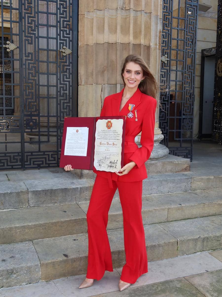 Potret Miss International 2025 Raih Penghargaan Pemerintah Kolombia