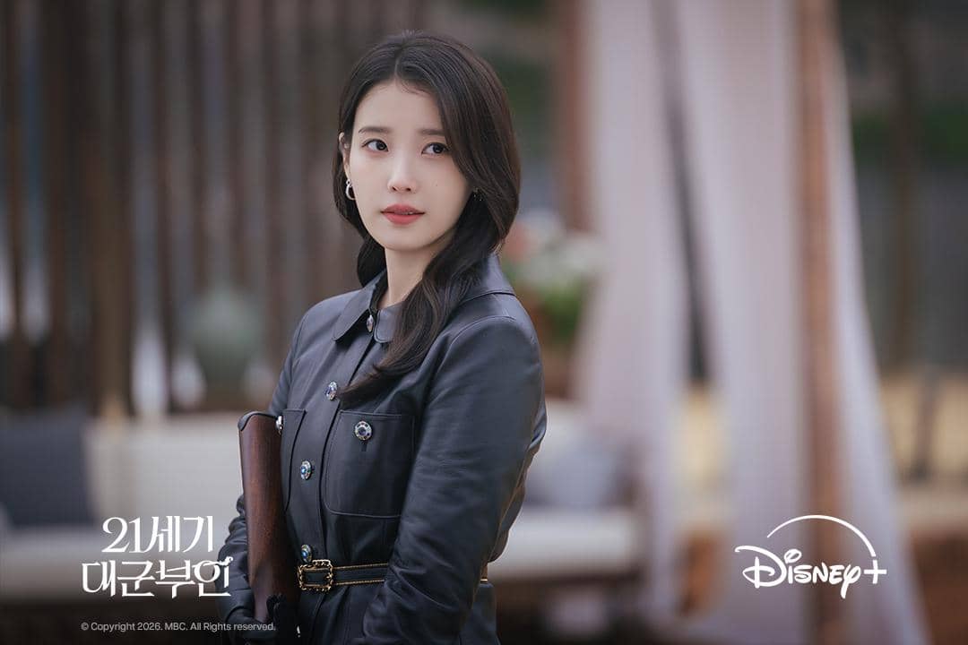 Seong Hui Ju (IU) dalam drakor Perfect Crown 