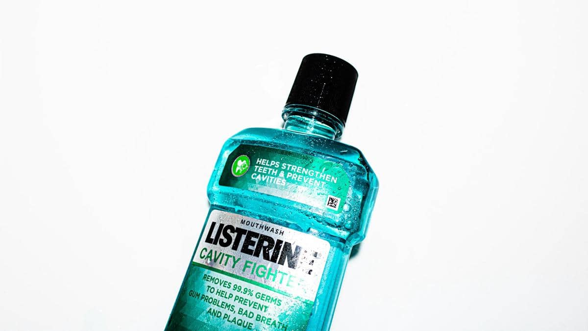 ilustrasi mouthwash yang dijual dipasaran