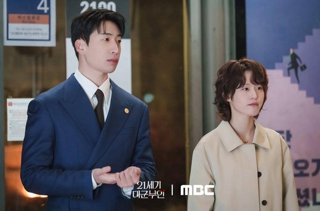 Yoo Su Bin dan Lee Yeon di drama Perfect Crown