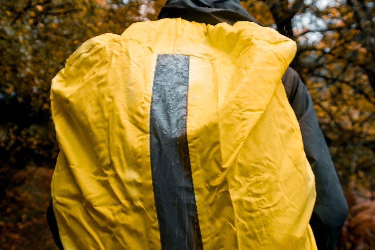 Ilustrasi rain cover
