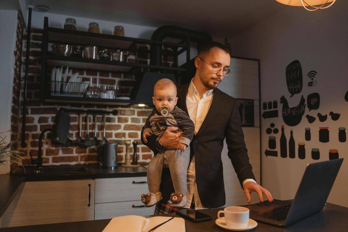 ilustrasi working parent