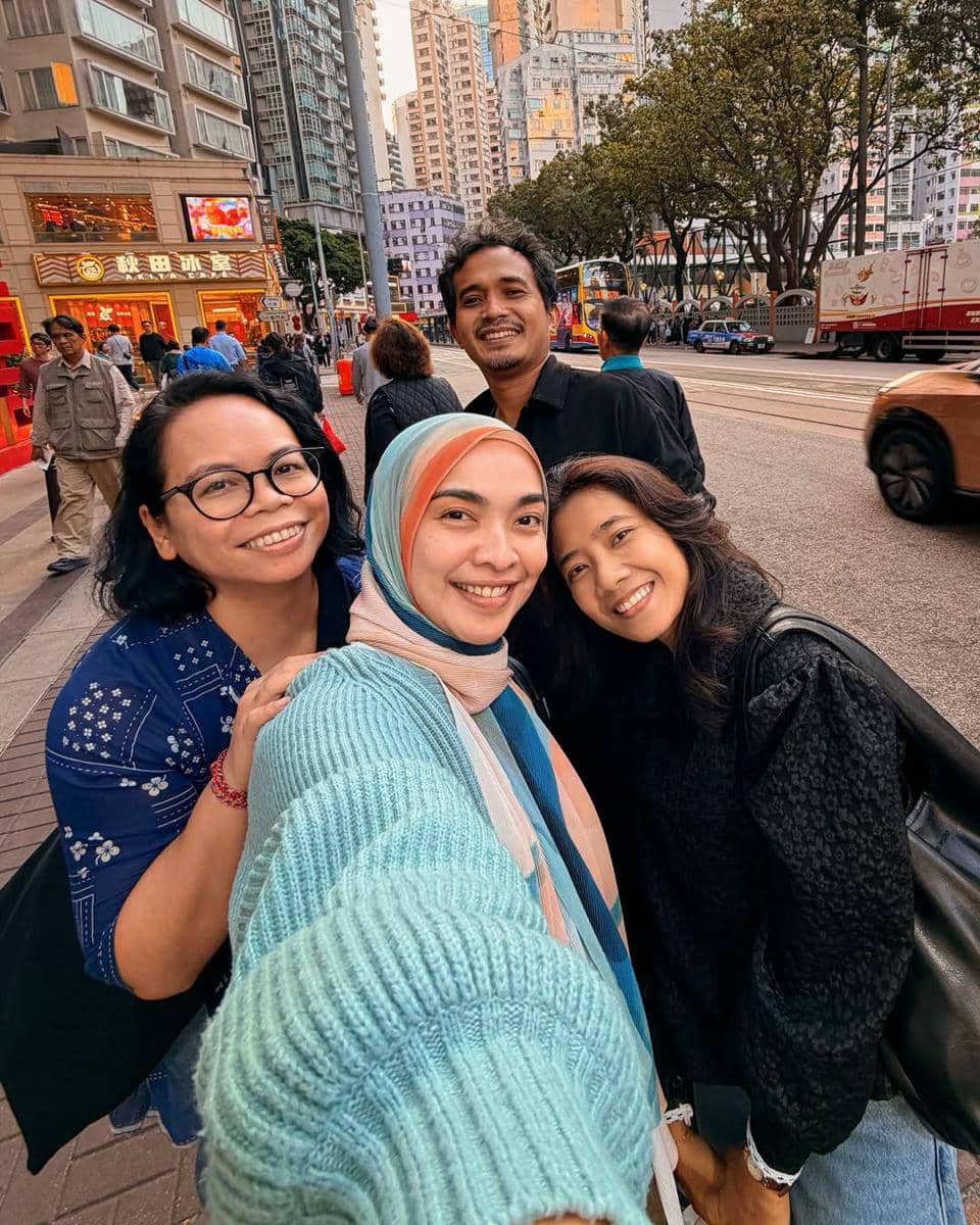 Tika Bravani saat hadir di acara Filmart 2026 di Hong Kong