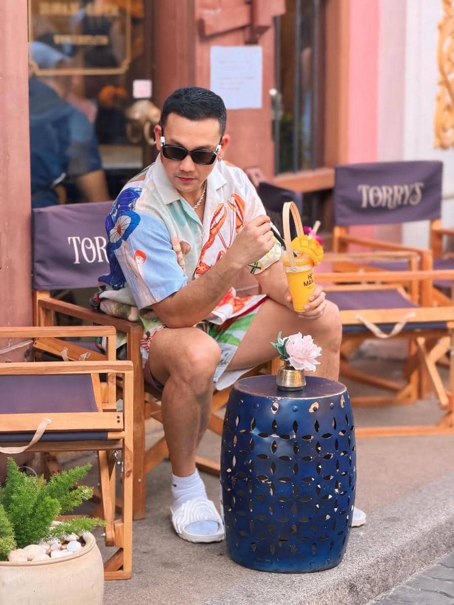 Denny Sumargo ajak tim liburan ke Thailand