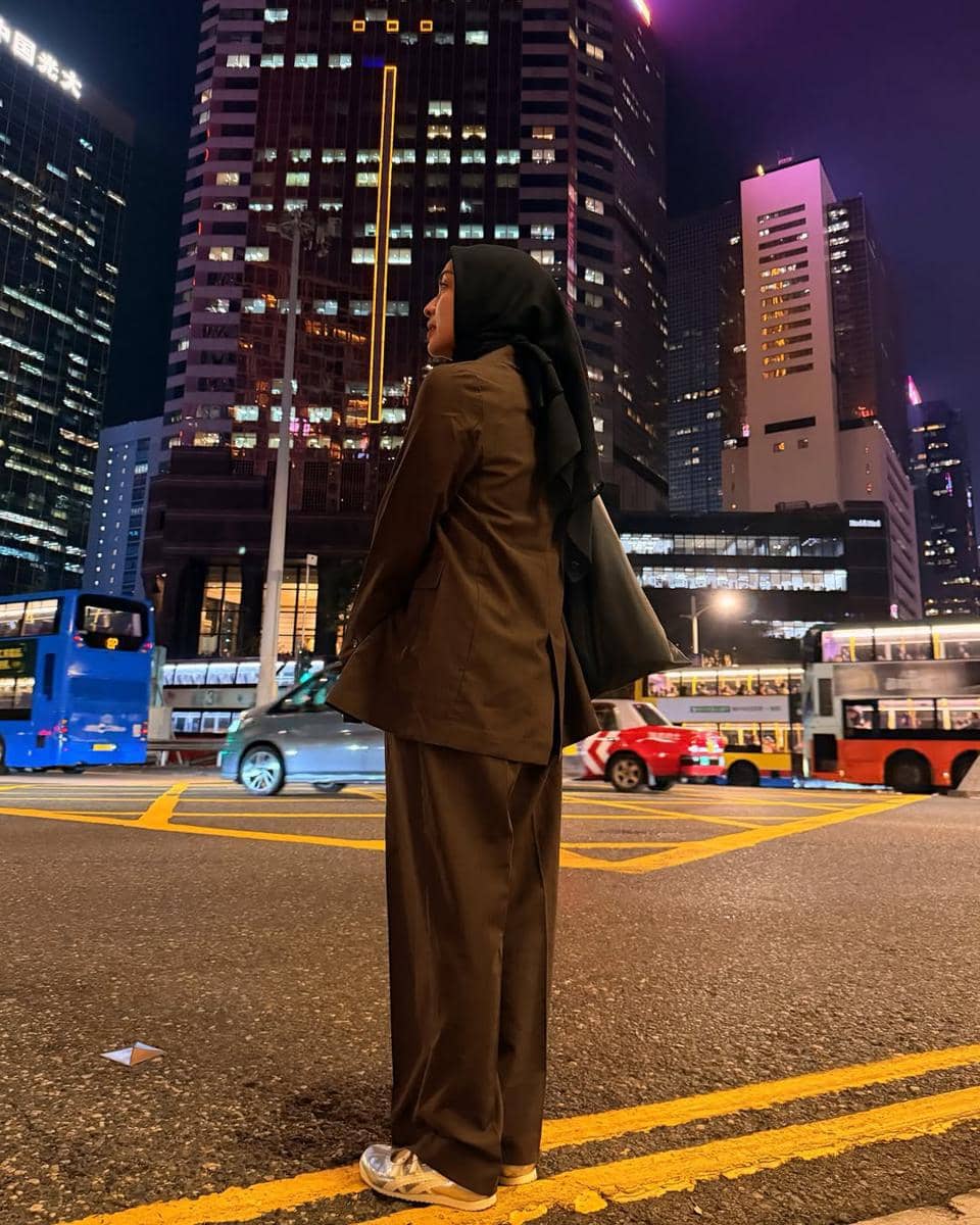 Tika Bravani saat hadir di acara Filmart 2026 di Hong Kong