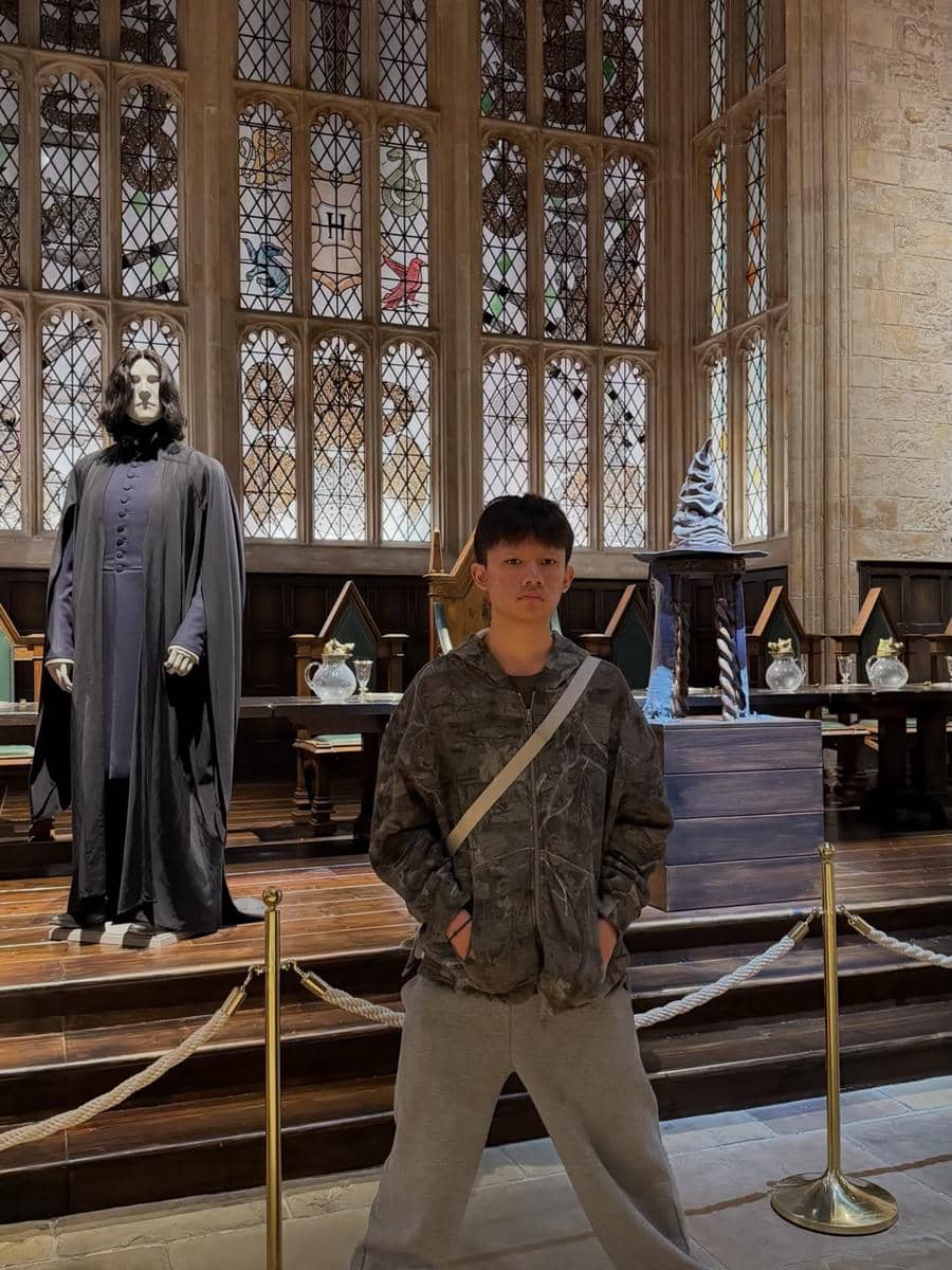 Keluarga Tika Ramlan ke Harry Potter Warner Bros Tokyo