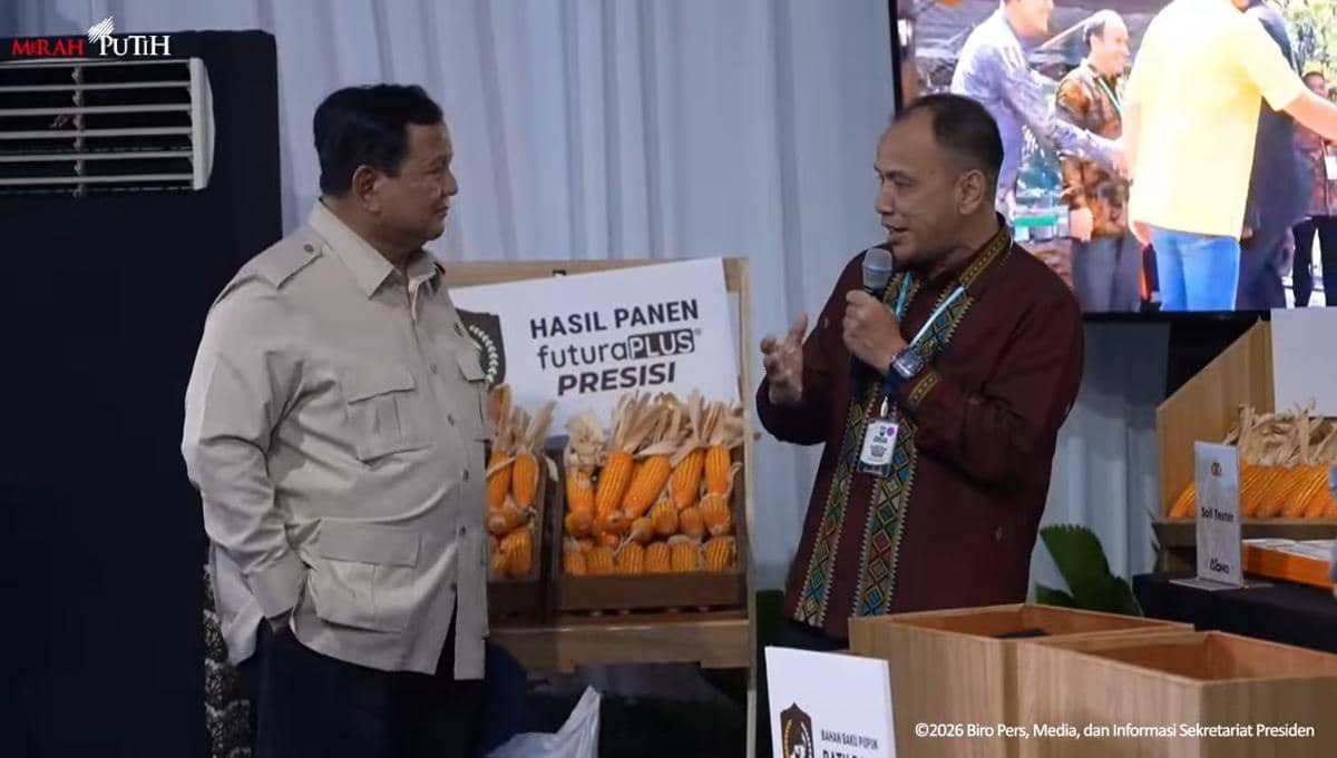 Panen Jagung di Tuban, Prabowo : Mau Tempur Kita Cek Ada Beras Gak