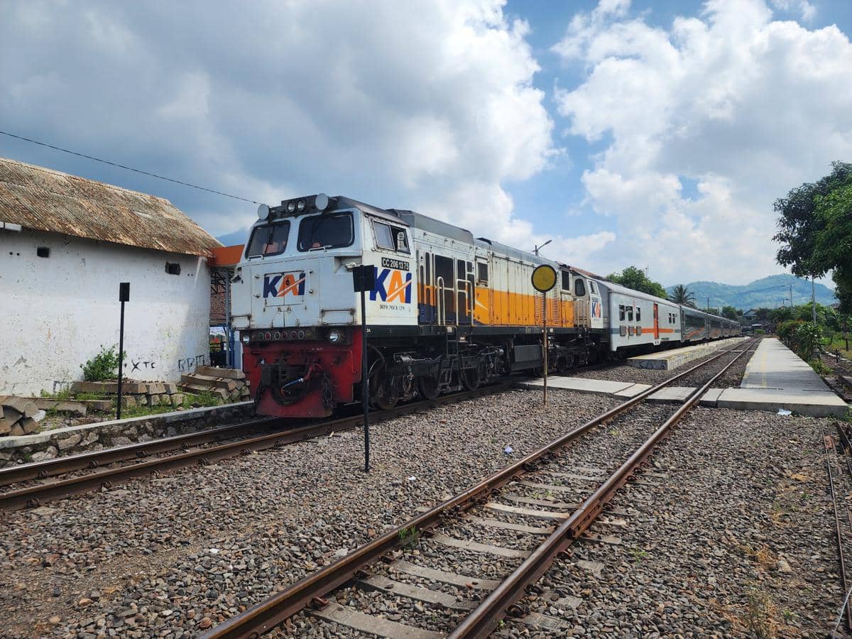 KA Papandayan Tertemper Truk di Purwakarta, KAI Tempuh Jalur Hukum