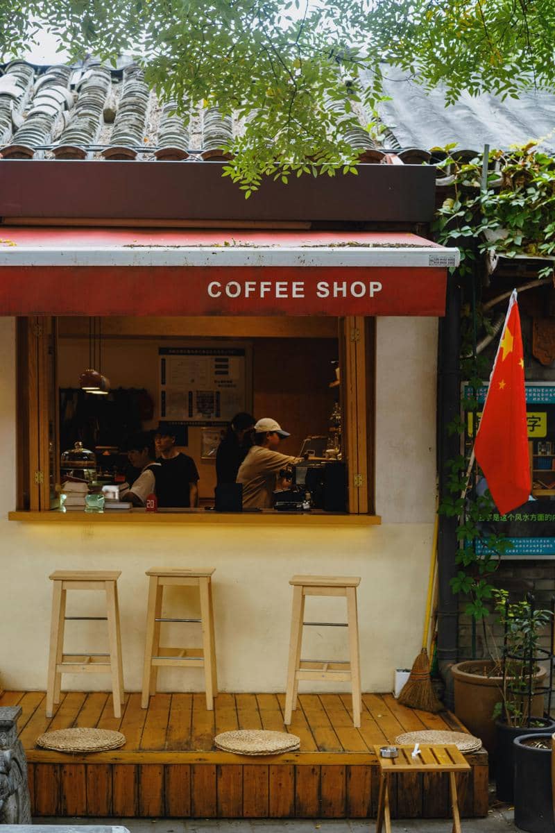 Ilustrasi warna booth yang serasi (unsplash.com/Photo by tommao wang)
