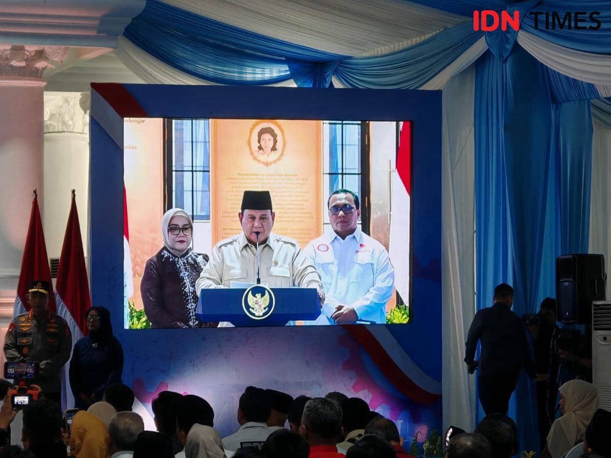 Seloroh Prabowo ke Jumhur yang Pernah Dipenjara Kini Jadi Menteri