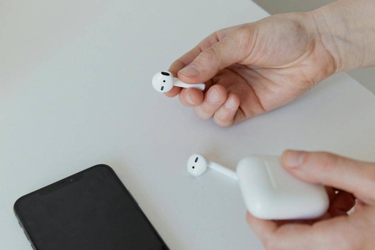 ilustrasi headset Bluetooth 