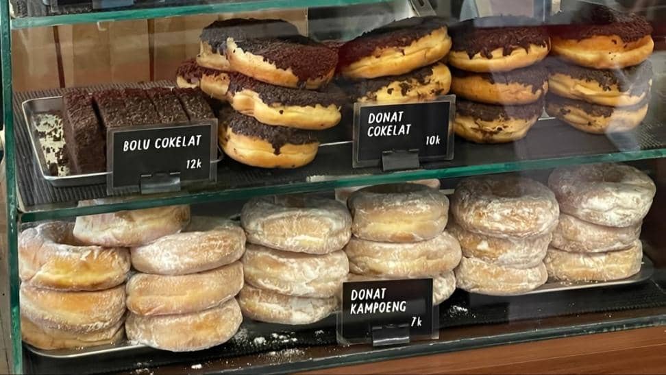 potret varian menu donat di Toko Kopi TUKU