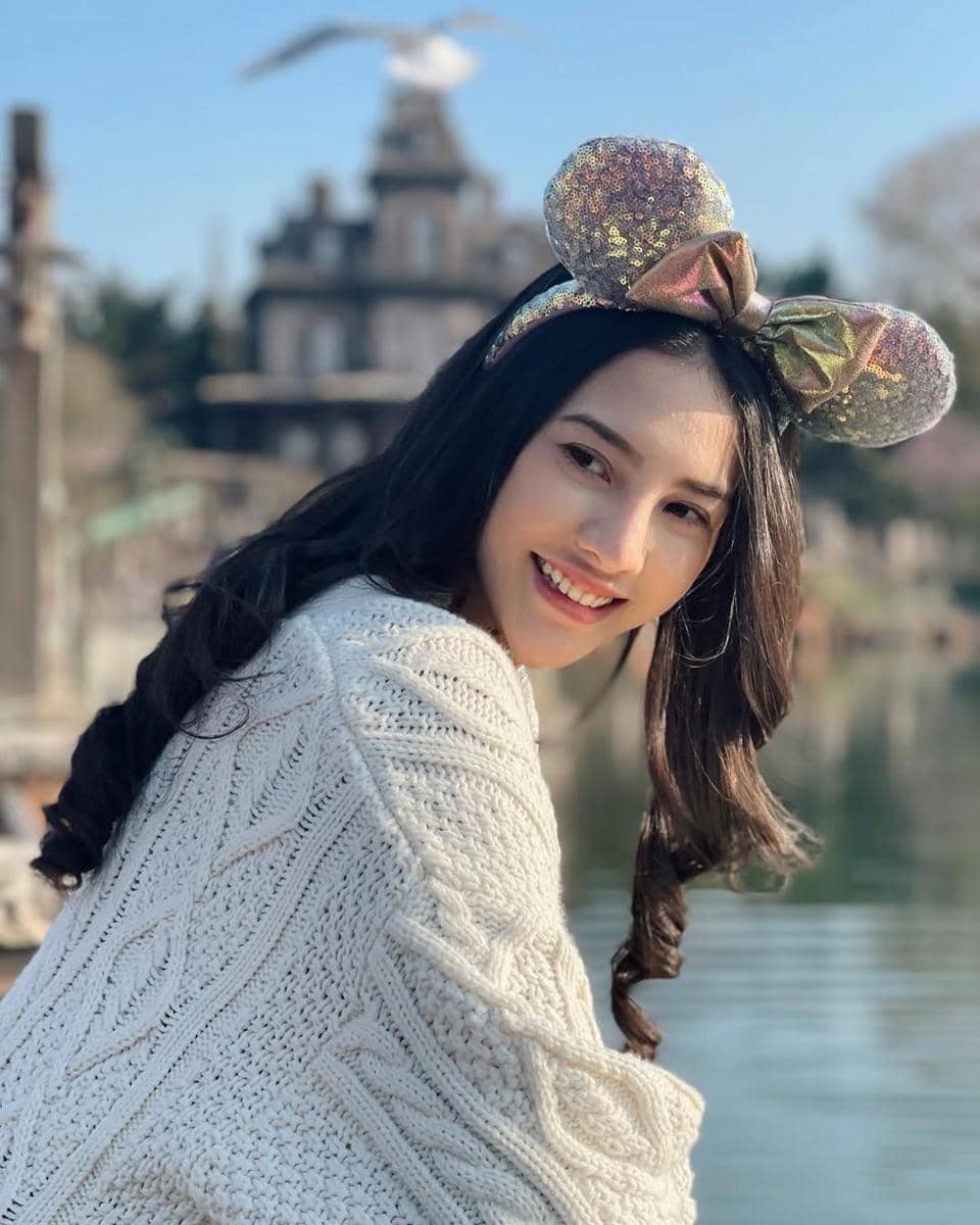 ide gaya rambut untuk hangout ala Anya Geraldine 