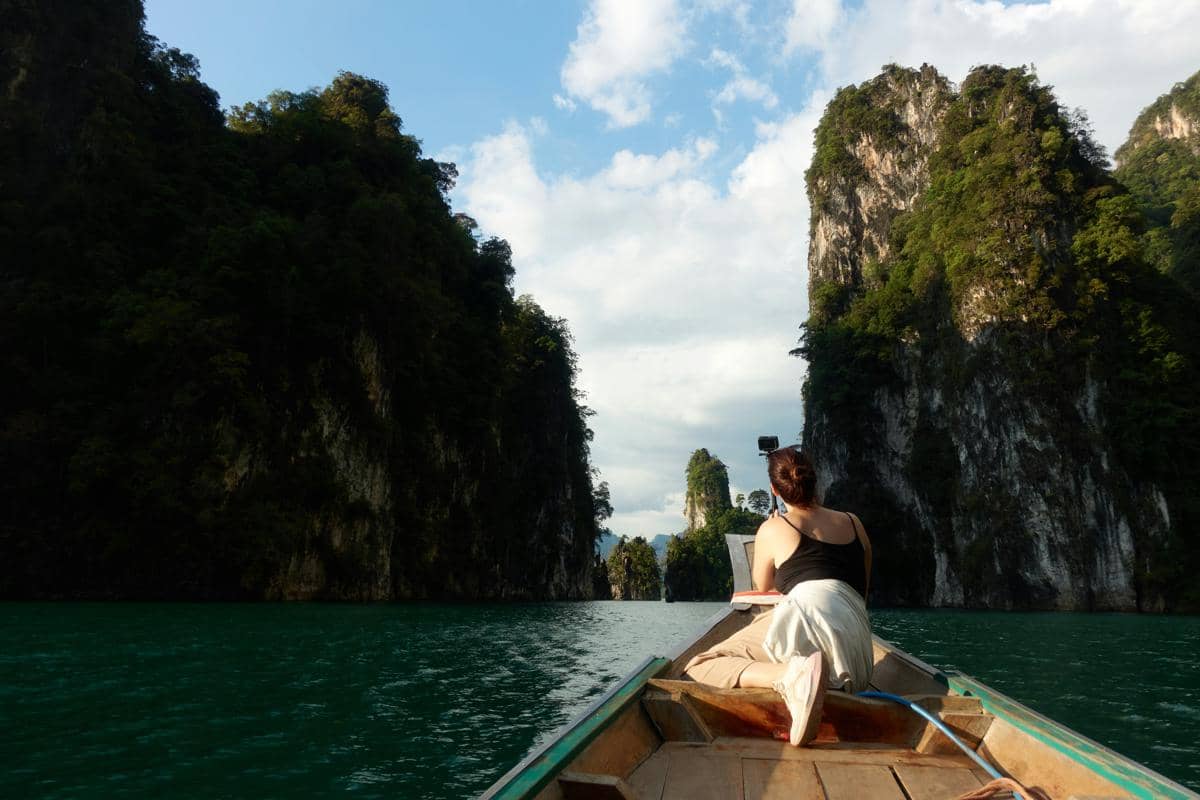 ilustrasi traveling