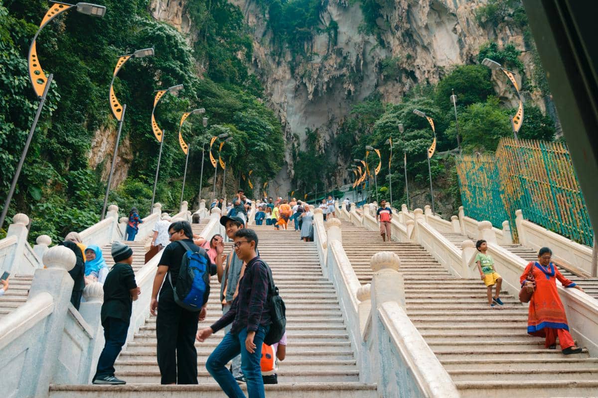 Kapan Sebaiknya Traveling ke Luar Negeri saat Harga Dolar Naik?