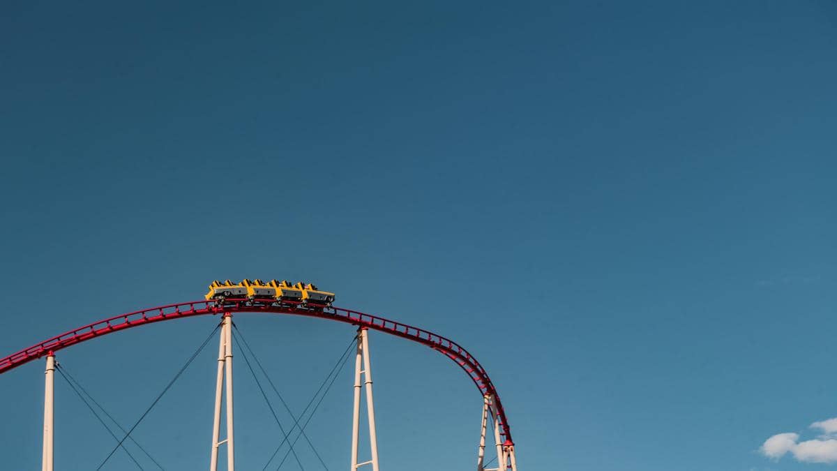[CERPEN] Gadis Roller Coaster