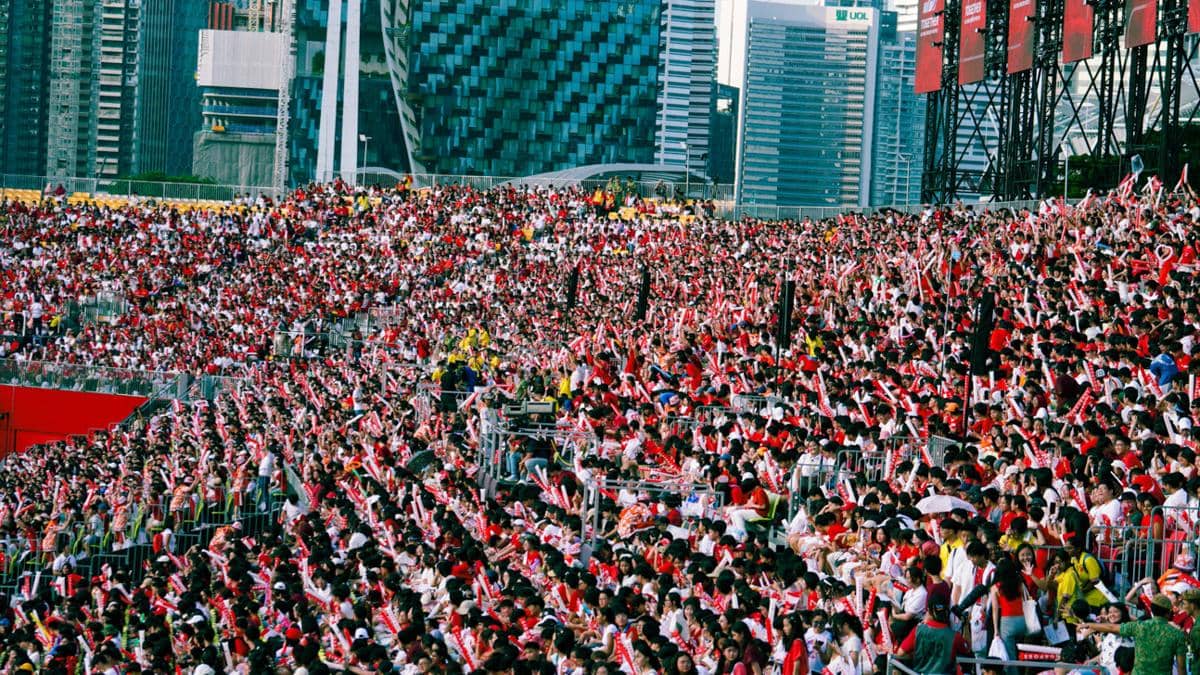 ilustrasi tempat duduk di dalam stadion (pexels.com/YIYANG LIU)
