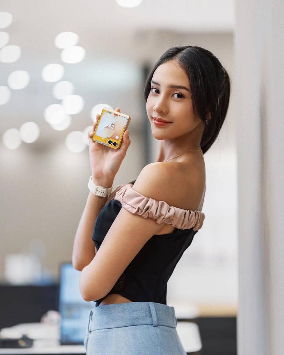 ide gaya rambut untuk hangout ala Anya Geraldine 