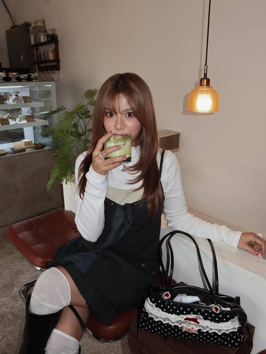 Diva Azzura Jalan-jalan di Seoul dengan penampilan baru