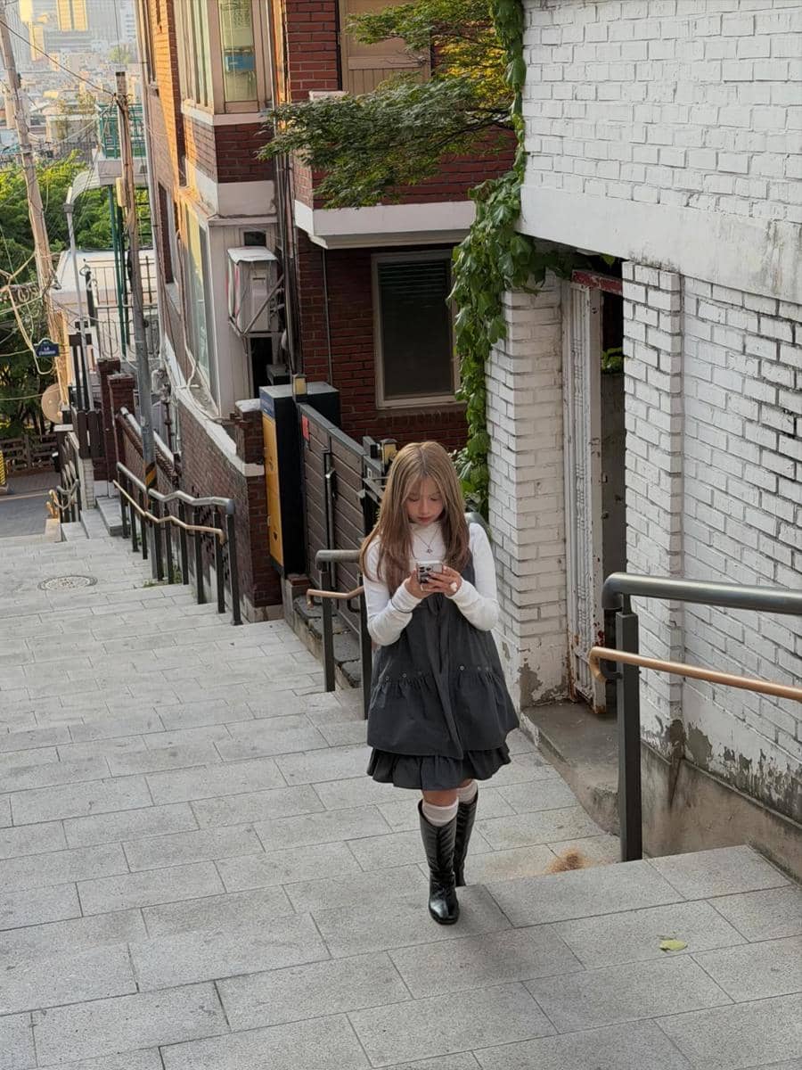 Diva Azzura Jalan-jalan di Seoul dengan penampilan baru