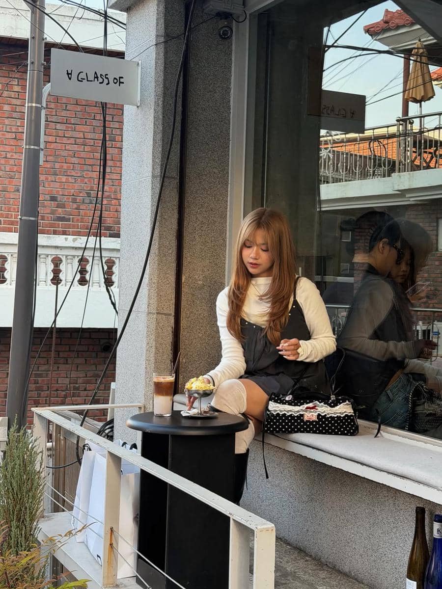 Diva Azzura Jalan-jalan di Seoul dengan penampilan baru