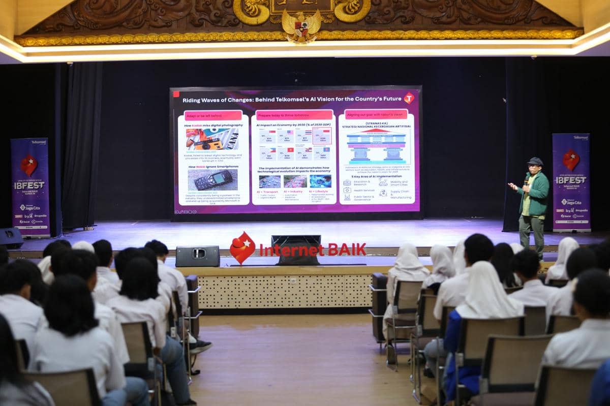 Kegiatan Internet BAIK Festival (IBFEST) Series 10 bertajuk "Level Up The Future with AI” di SMK Negeri 8 Surakarta, Rabu (13/5/2026). (Dok.