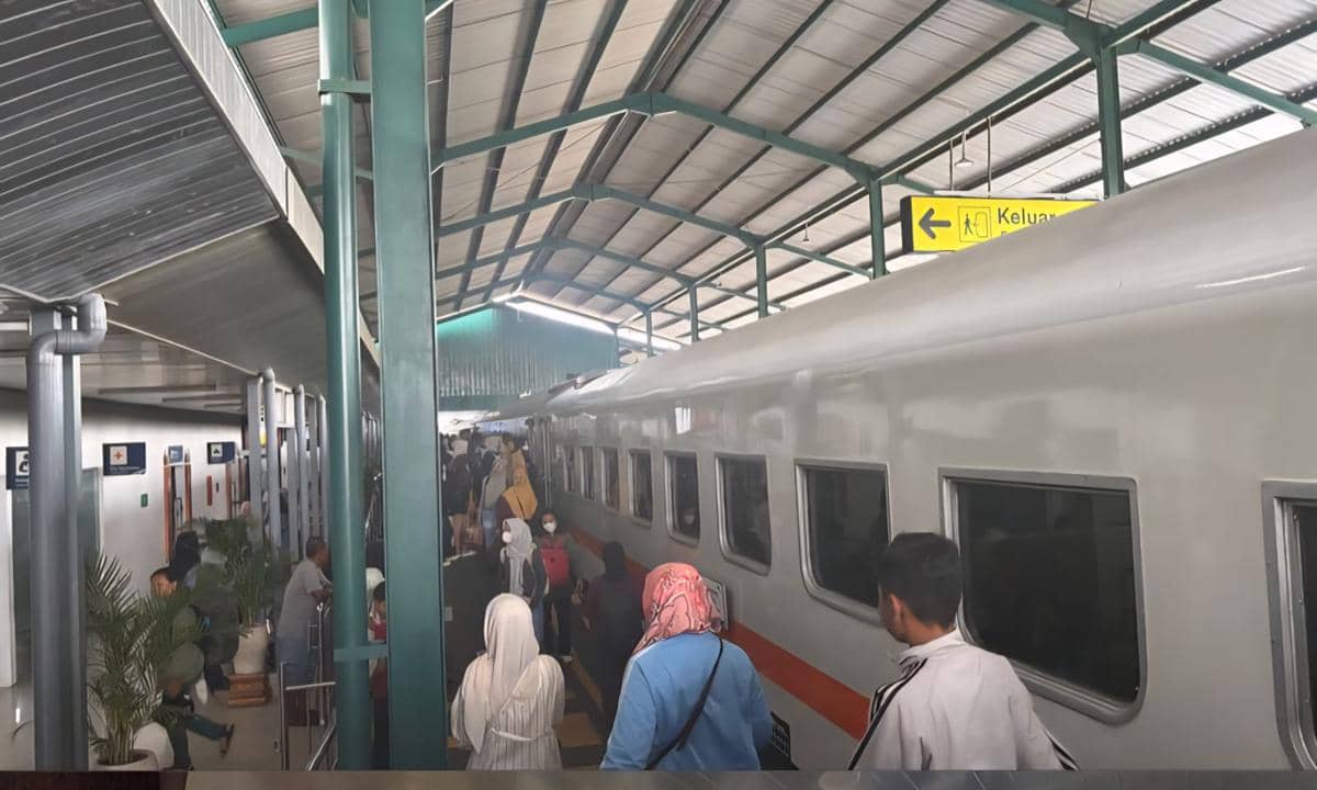 Libur Kenaikan Yesus Kristus, Penumpang Kereta Lokal Tembus 156 Ribu 