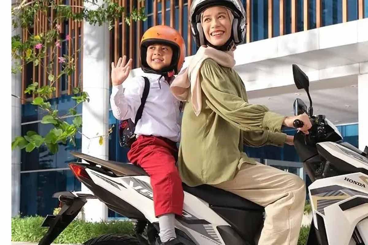 4 Alasan Berbahaya Membonceng Anak di Posisi Depan