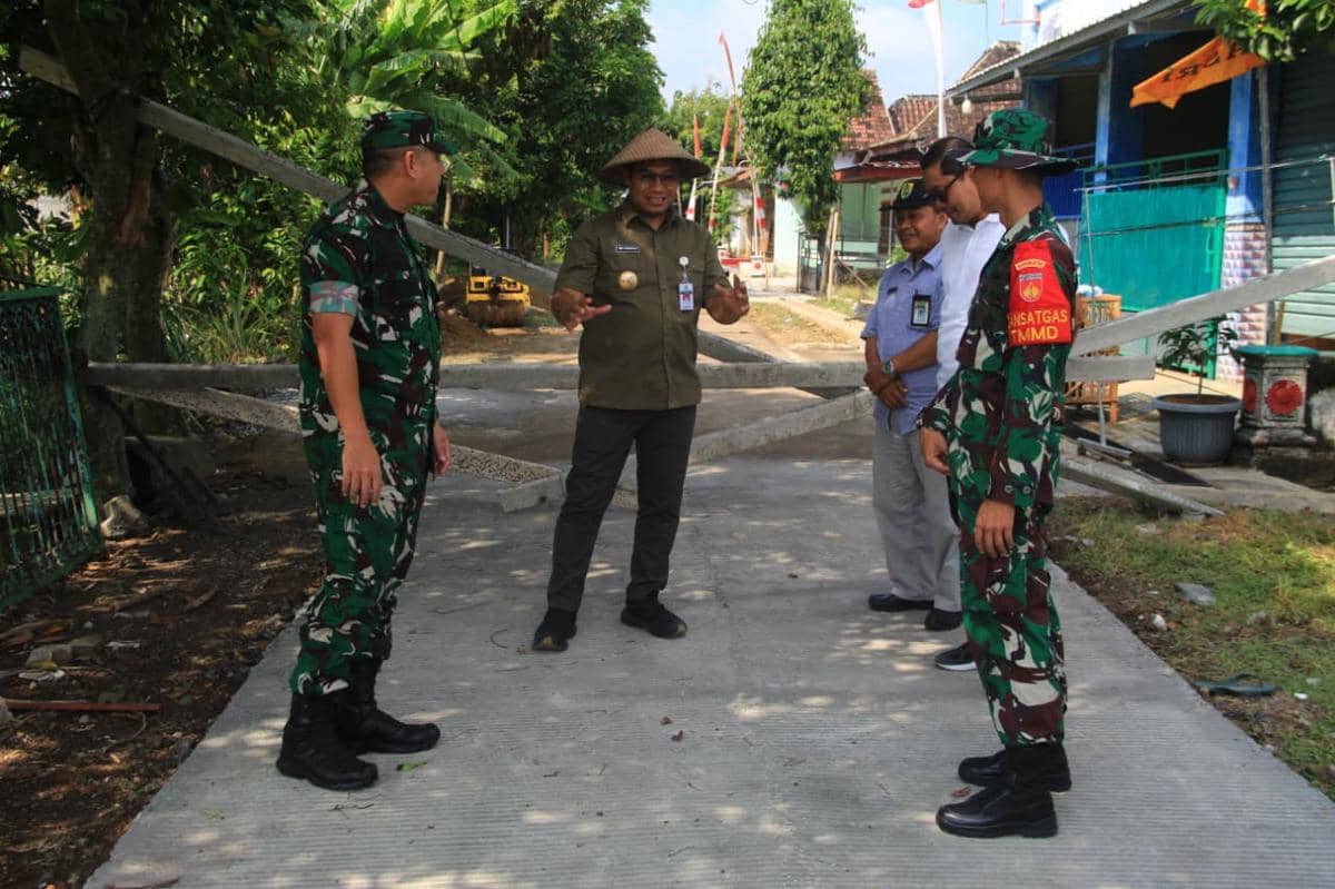 Tawa Bahagia Warga di Lokasi Sumur Bor TMMD Dusun Gadungsari Sragen