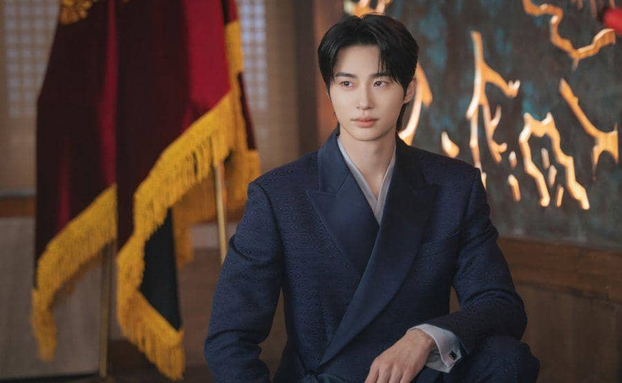Still cut Perfect Crown