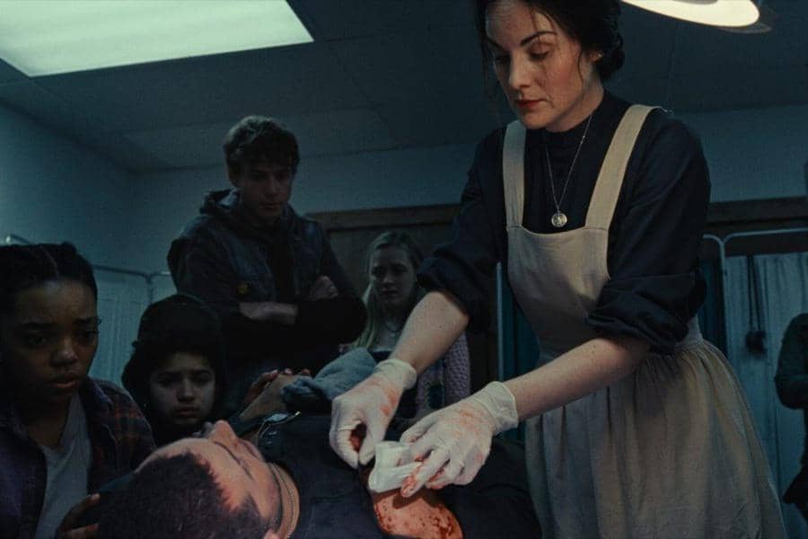 adegan dalam film Please Don't Feed the Children