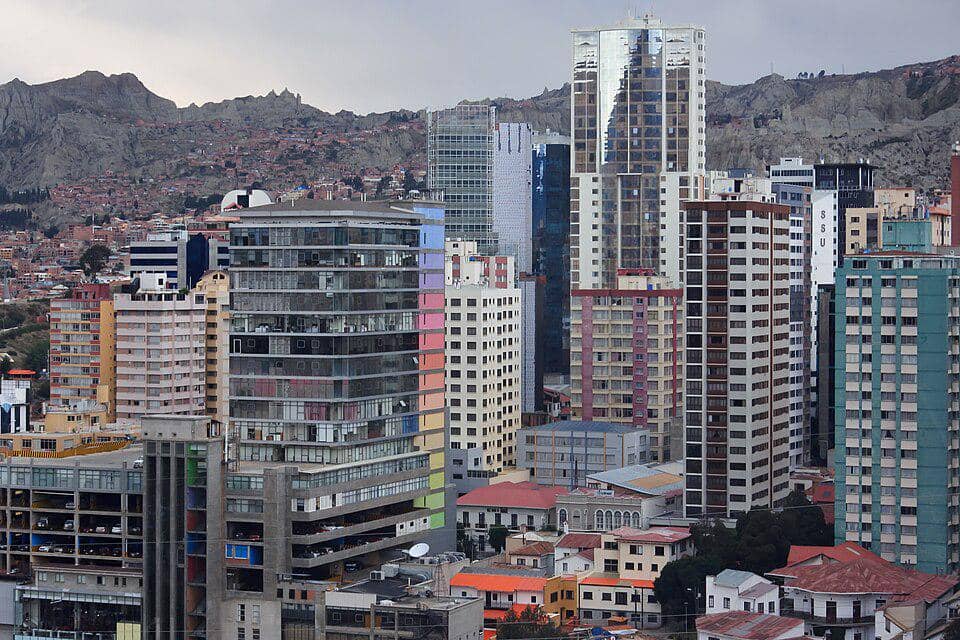 Dilanda Krisis Ekonomi, Ribuan Warga Bolivia Blokade La Paz