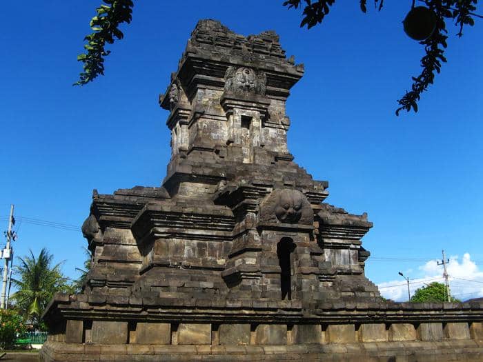 Candi Singosari, peninggalan Kerajaan Singasari yang ditaklukkan oleh Jayakatwang pada 1292