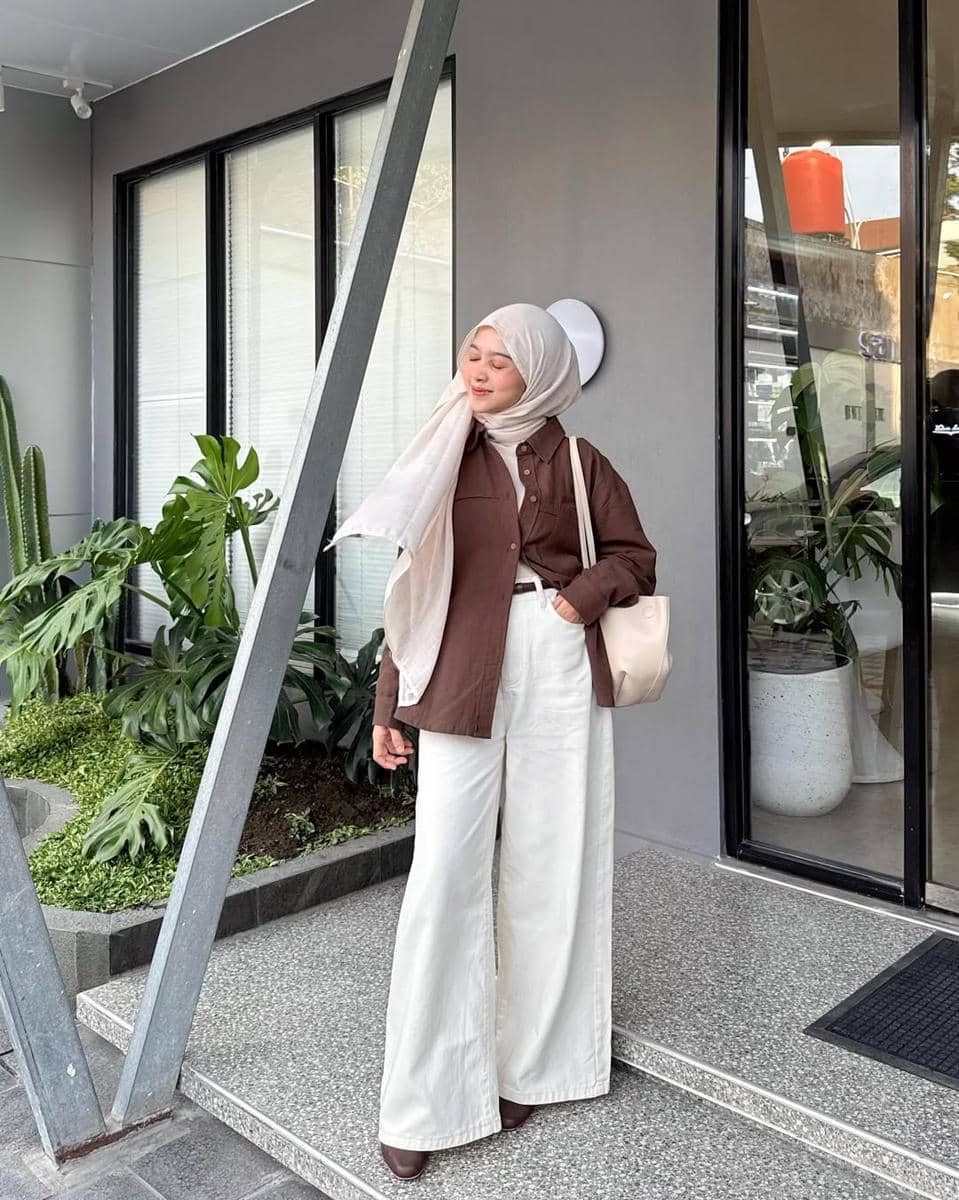 OOTD Nuansa Cokelat ala Syindi Lucia